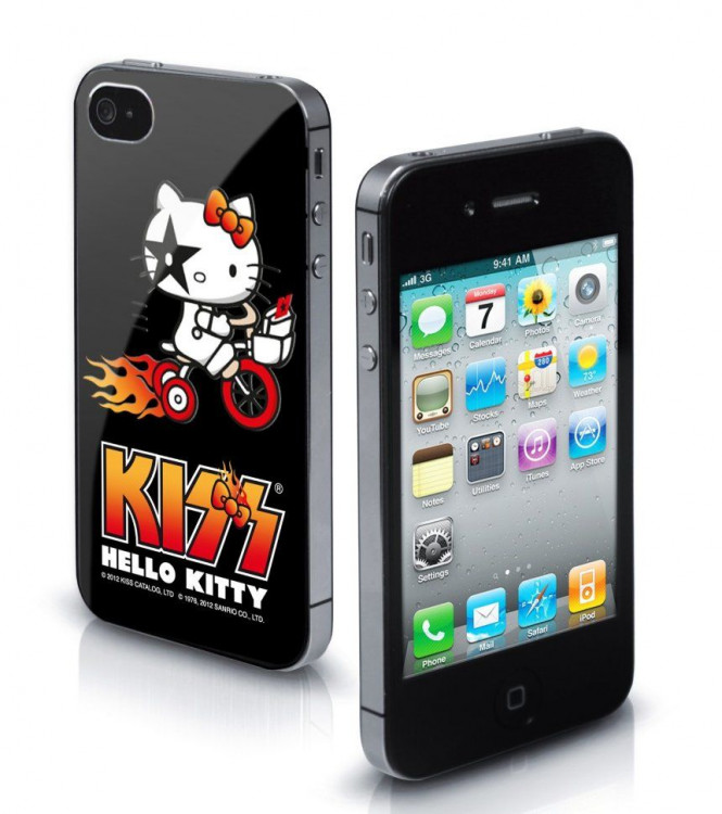 Чехол жесткий для iPhone 4/4S (Hello Kitty Kiss алюминий черный)