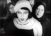 Изображение товара Девушка с коробкой