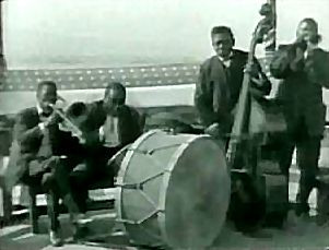 Удовольствия дня на DVD