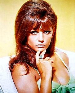 Мен транспорно болып шыққан қызды кездестірдім. Онлайн көру.